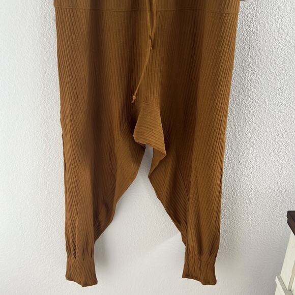 NWT Free People FP Movement Can't Handle This Harem in High Atlas Small - Picture 7 of 9